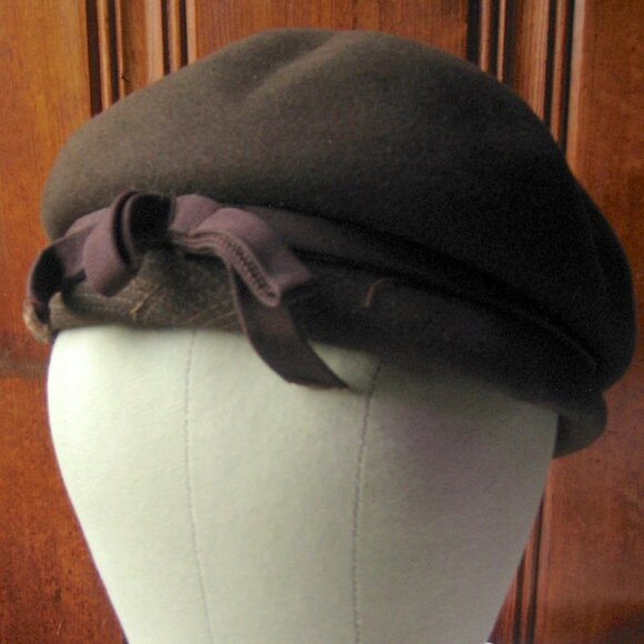 Ladies' Vintage Brown Wool Hat with Bow - 100% Wool Felt Bubble Cap 21" Small - Picture 1 of 5